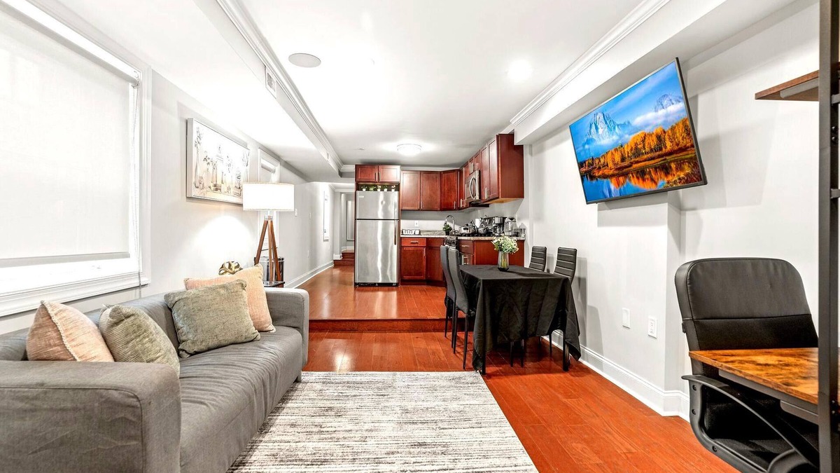 Southwark Apartment | Luxury 2BD | 2 Beds | Queens Village