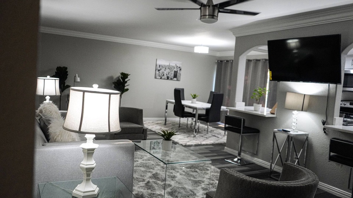 Grand Prairie Condo | Luxury 2bd 2bth Condo w/King/2 separate twin beds