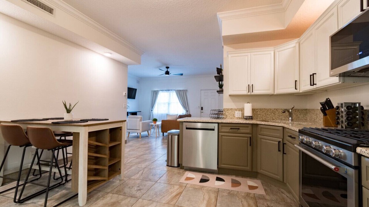 Crescent Beach Condo | Luxury 2BD 2BTH - Condo #5