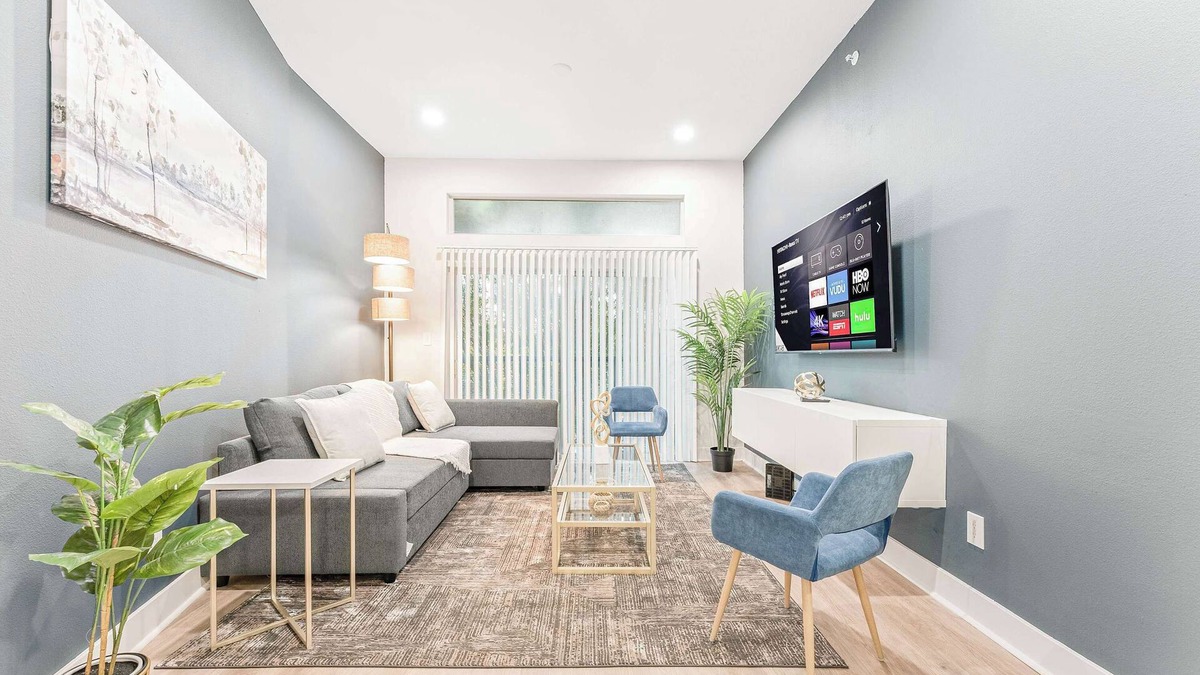 Deep Ellum Apartment | Luxury 2BD | DT Deep Ellum | 4 Beds | Free Parking