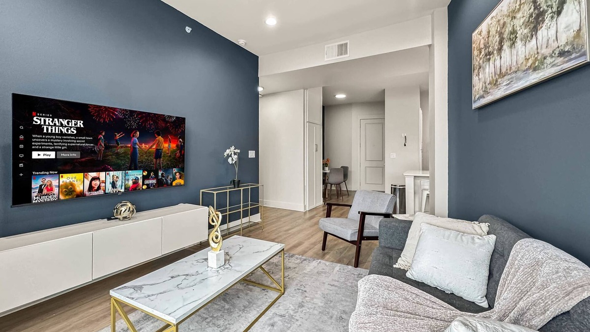 Deep Ellum Apartment | Luxury 2BD | DT Deep Ellum | 3 Beds | Free Parking
