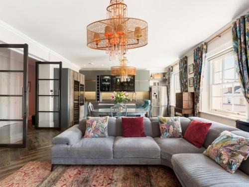 Leamington Spa Apartment | Luxury 2Bed In The Heart Of Leamington w Parking Pass the Keys