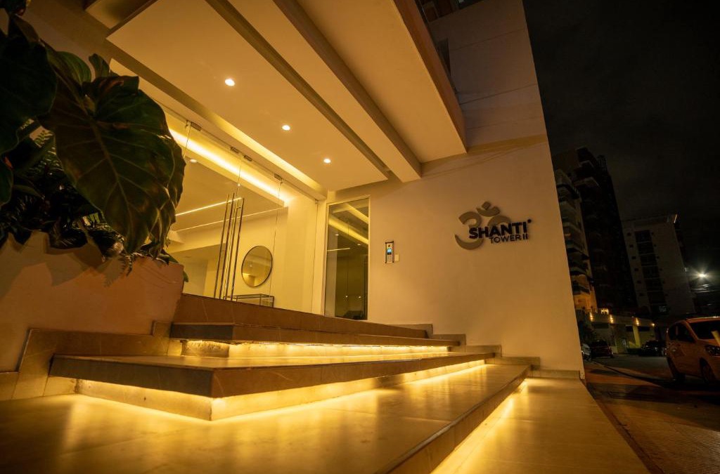 Evaristo Morales Apartment | Luxury 2Bedr, 2 Balcony Pool, Gym, Downtown Santo Domingo