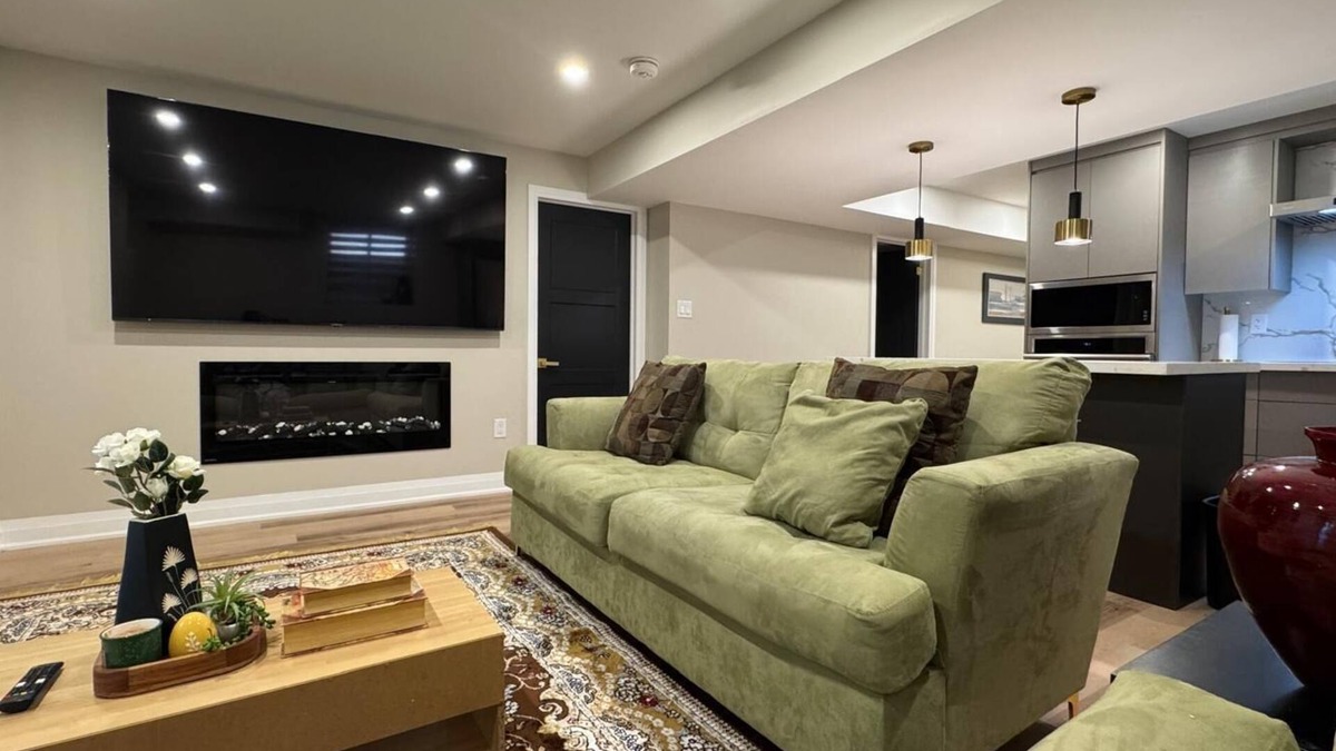 Richmond Hill House | Luxury 2BR/2BA Retreat + Netflix + Free Parking –Lake Wilcox-Richmond Hill-VRBO