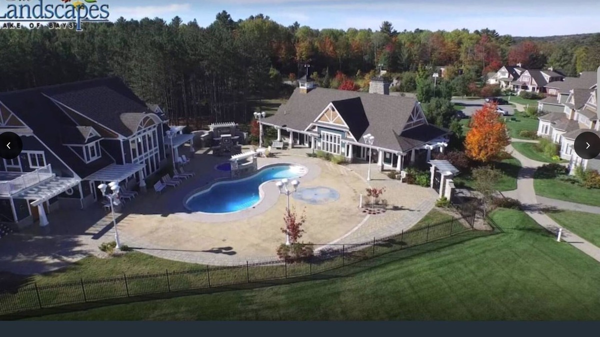Baysville Villa | Luxury 3 Bedroom, 3 Bathroom Villa on Lake of Bays