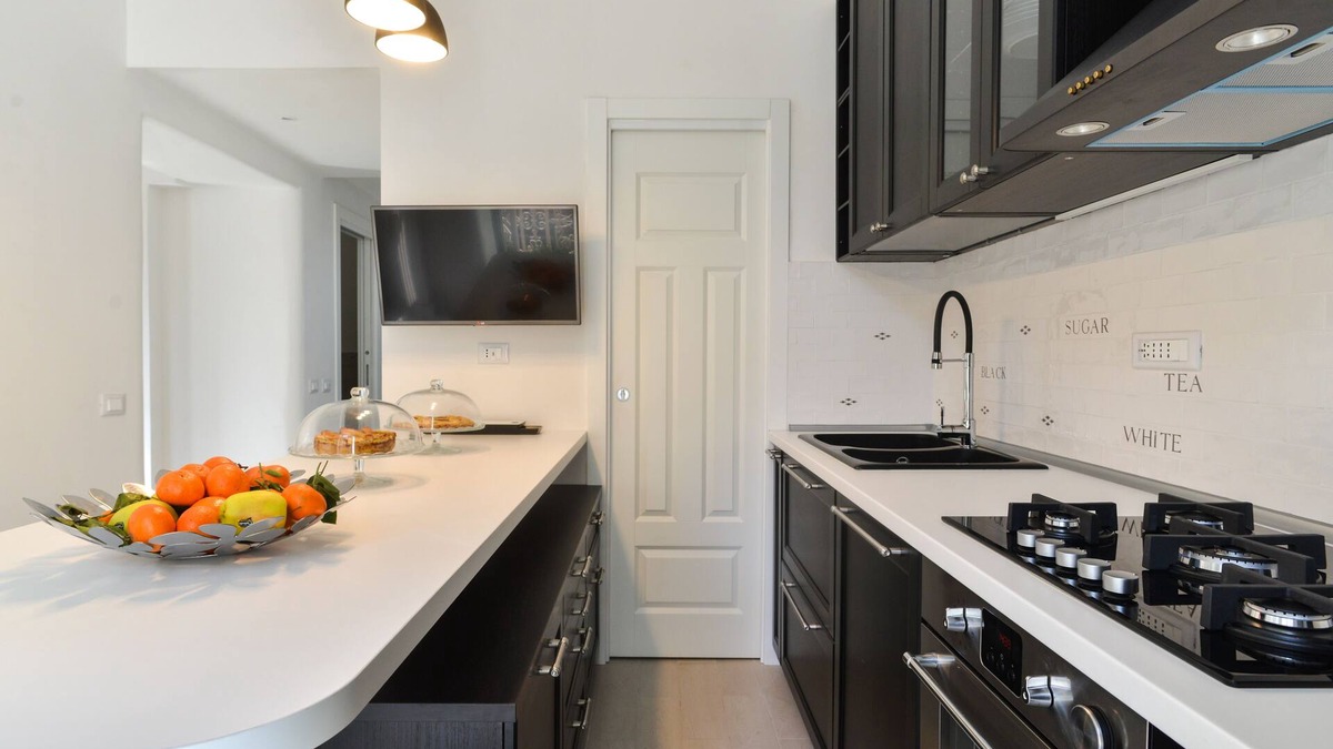 Vatican Apartment | Luxury 3 bedroom apartment 4 bathrooms living room and kitchen.