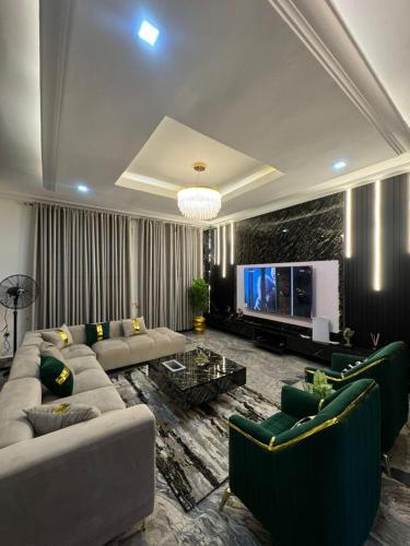Enugu Apartment | Luxury 3 Bedroom Bungalow at Golf Estate