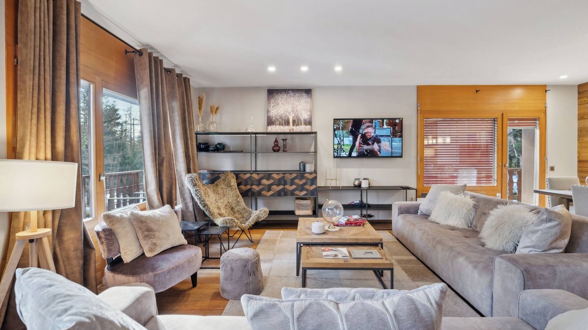 Chermignon Apartment | Luxury 3 bedroom - Palm Springs by Mrs Miggins'