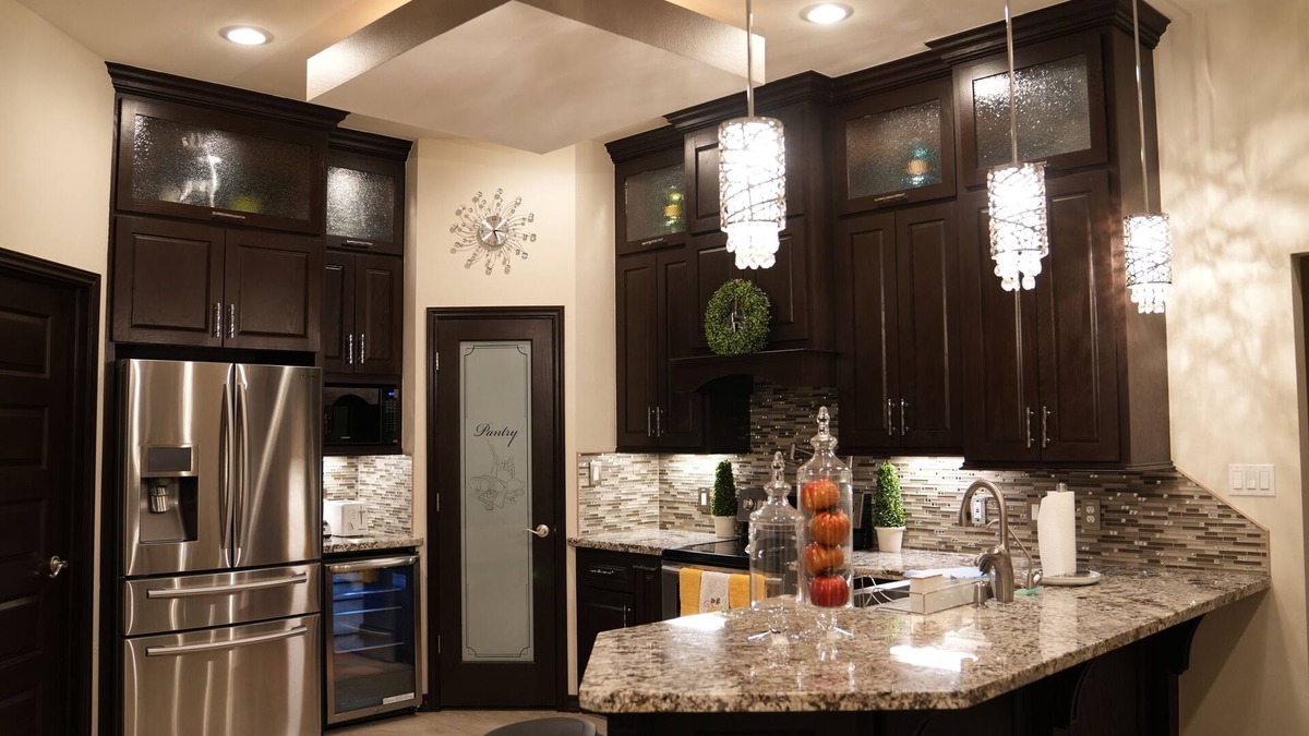 Palmhurst House | Luxury 3-Bedroom Home with Modern Amenities & Stunning Views