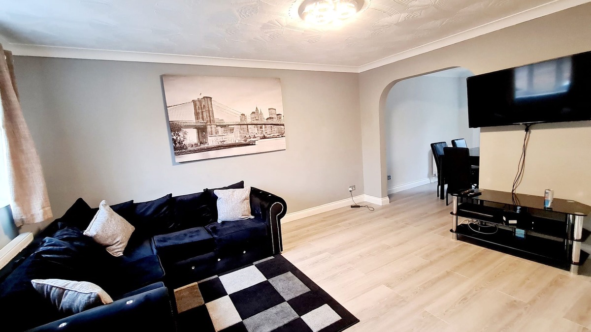 Docklands House | Luxury 3-Bedroom House Nr ExCEL London, O2 w/FREE WiFi, Parking. Sleeps 6