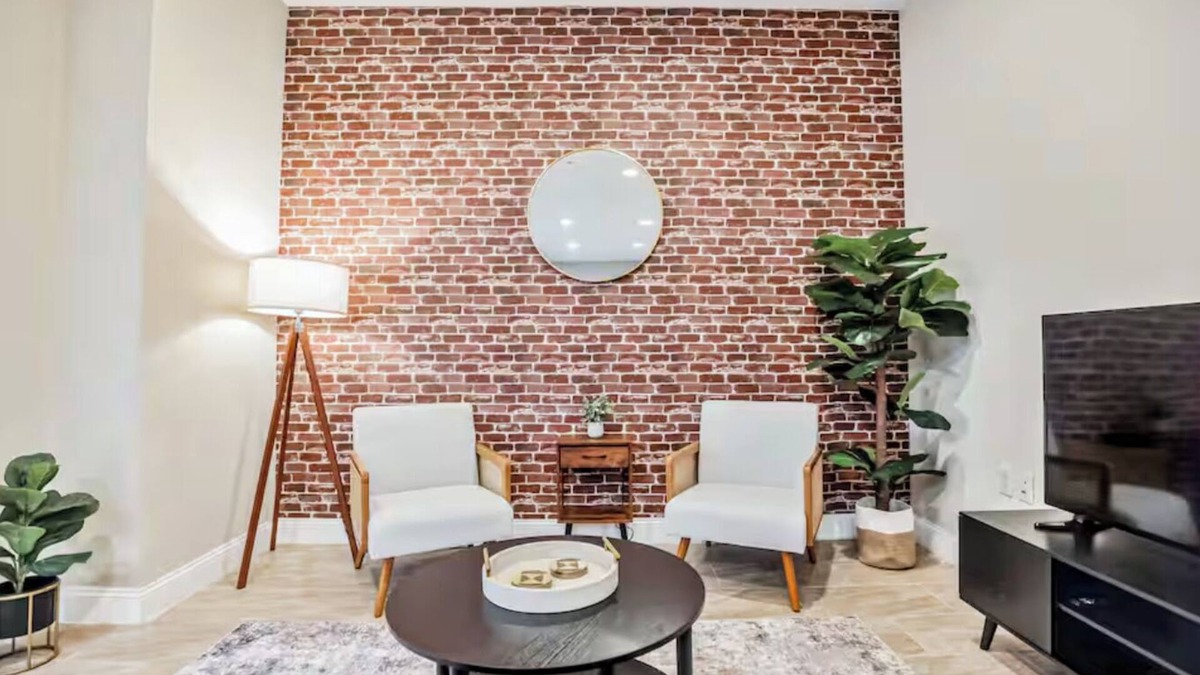 Chinatown Apartment | Luxury 3-bedroom in Center City Philadelphia- Walkable & Safe Neighborhood