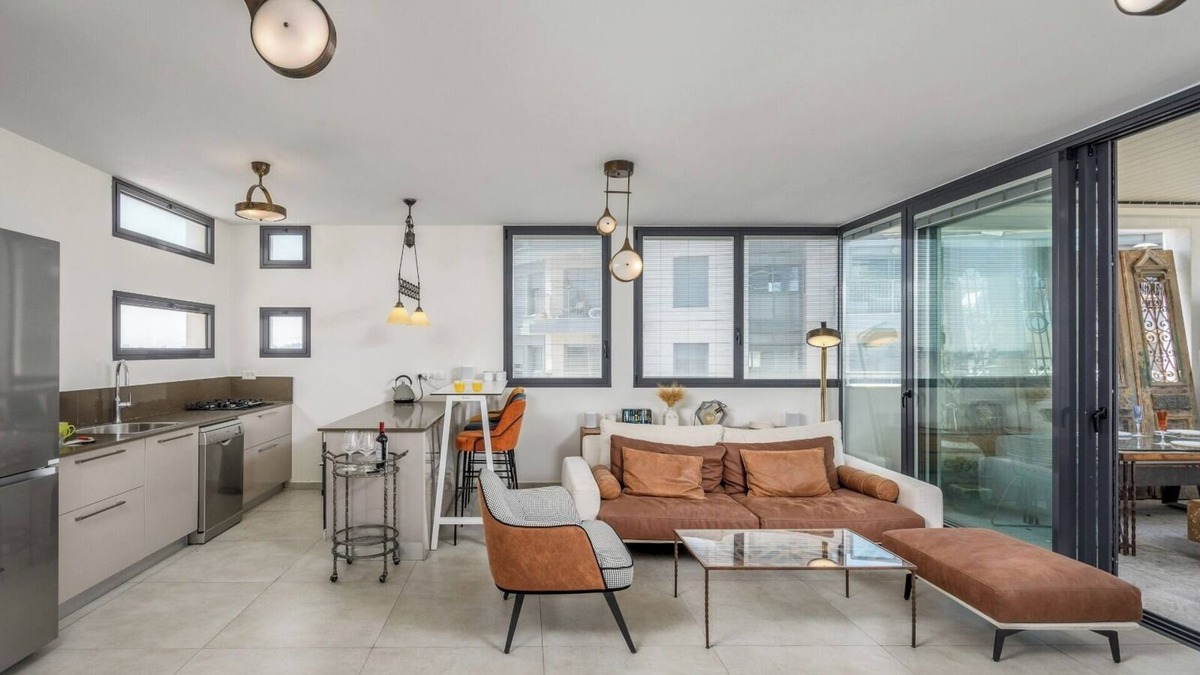 Florentin Apartment | Luxury 3-Bedroom in Neve Tzedek By Barnes
