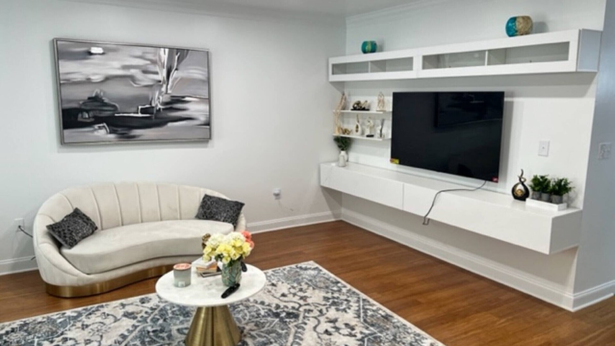 Owings Mills House | Luxury 3 Bedroom Town Home w/Patio and Grill, 2 Car parking