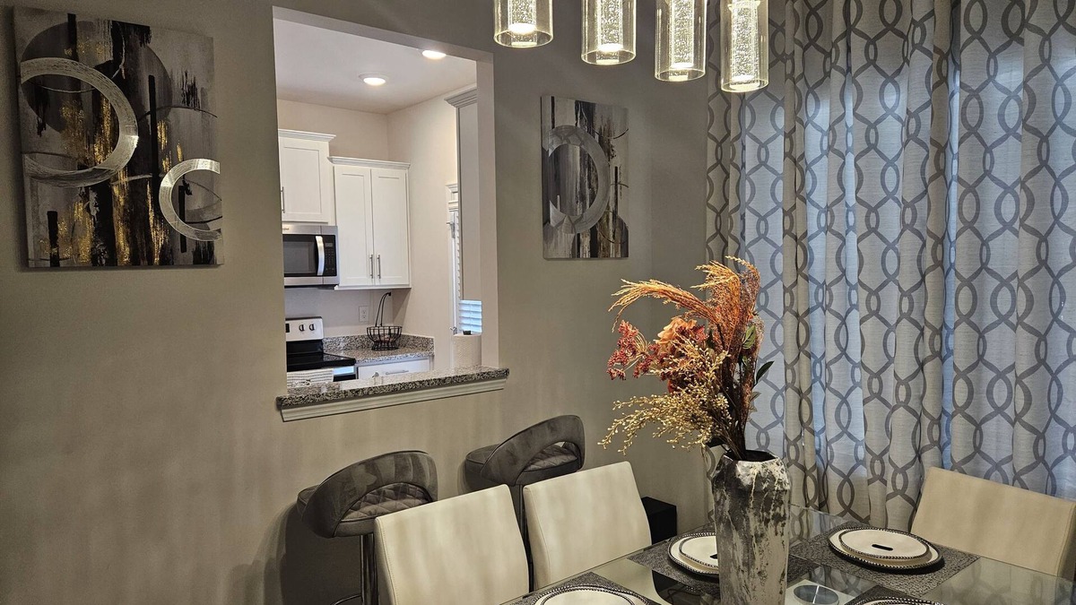 Paw Creek House | Luxury 3-bedroom townhome located in brilliant Charlotte with Amenities