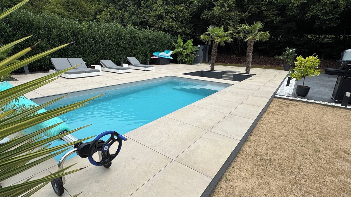 Aubange Villa | Luxury 3-bedroom villa with jacuzzi and pool