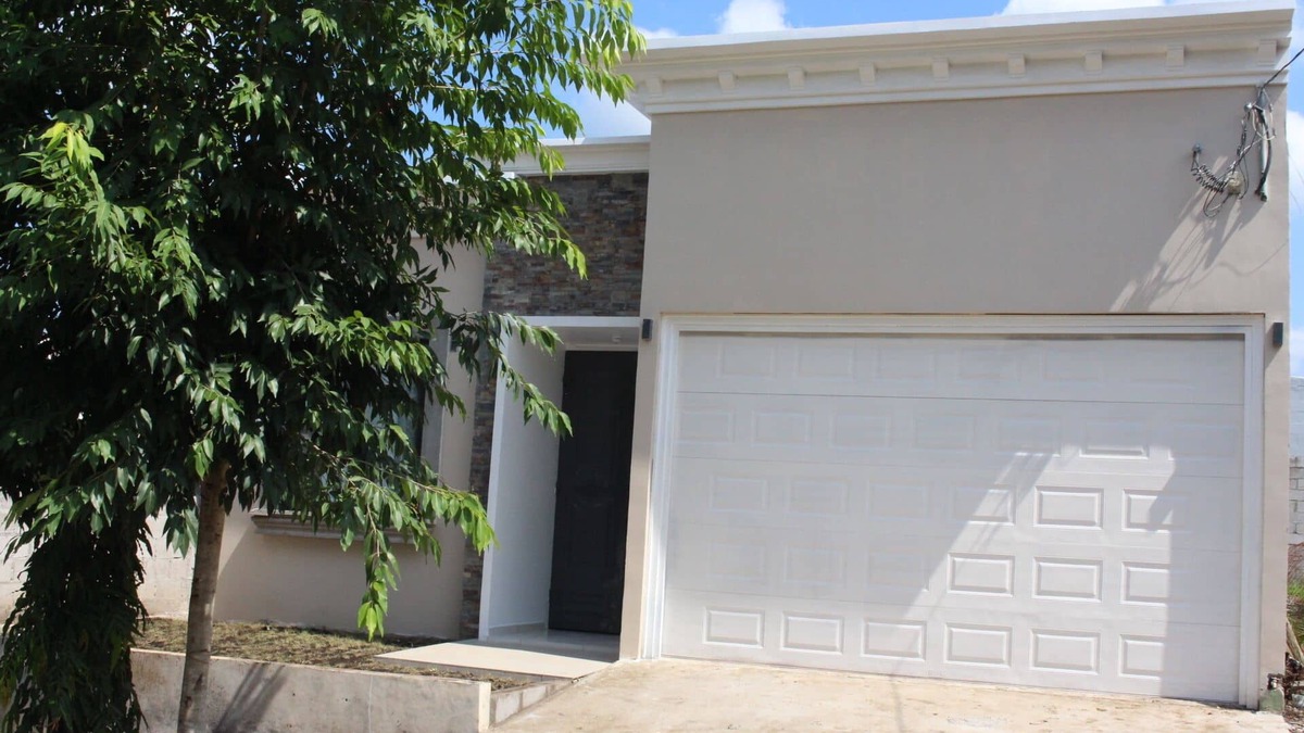 San Miguel House | Luxury 3-BR Riverside Area Home