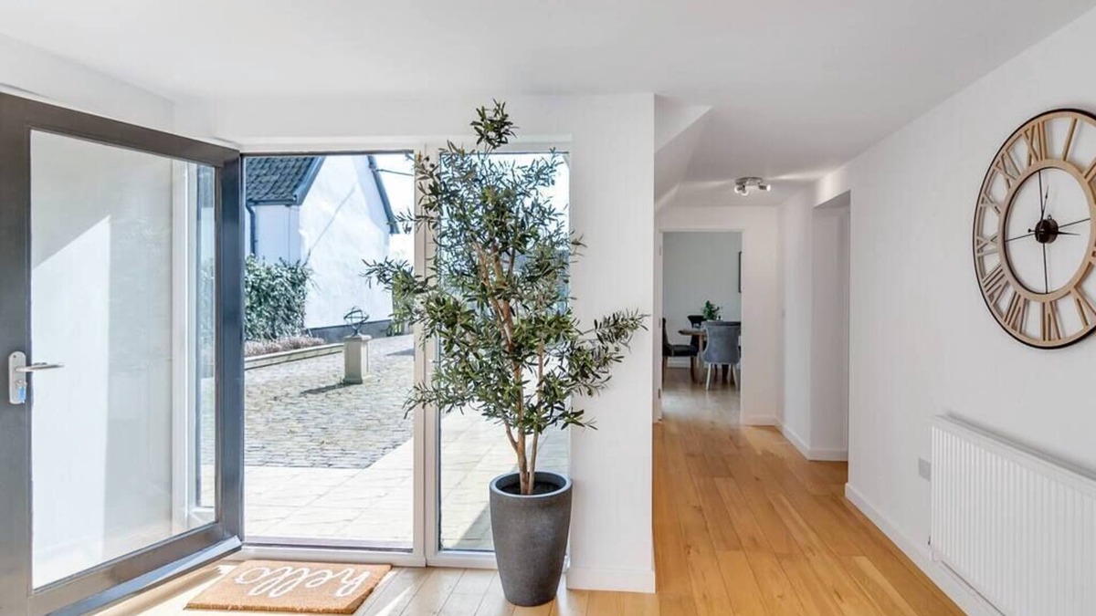 Hethel House | Luxury 3bed annex w/parking & outside space