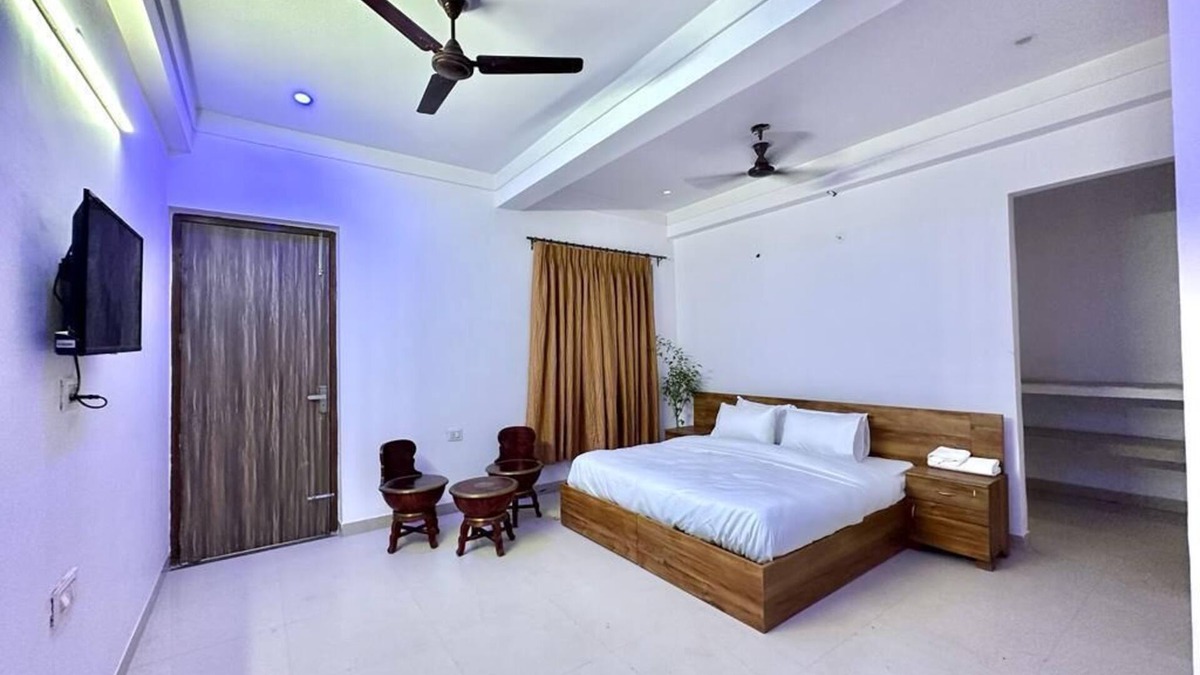 Gurugram Apartment | Luxury 3BHK entire house with no restrictions
