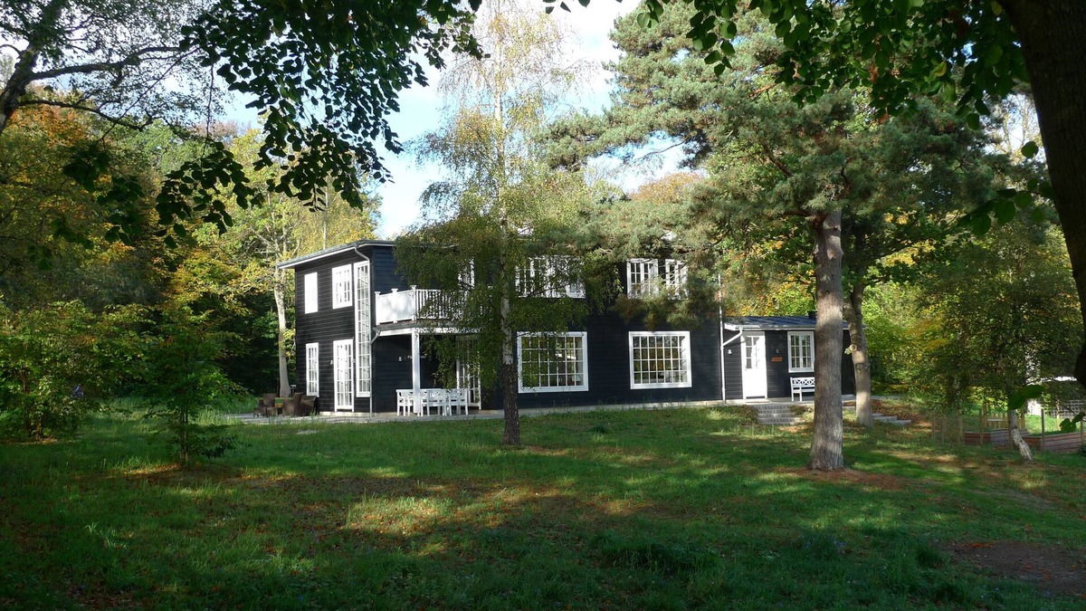 Tisvildeleje House | Luxury 3BR/3BA Beach House directly on forest path to the beach