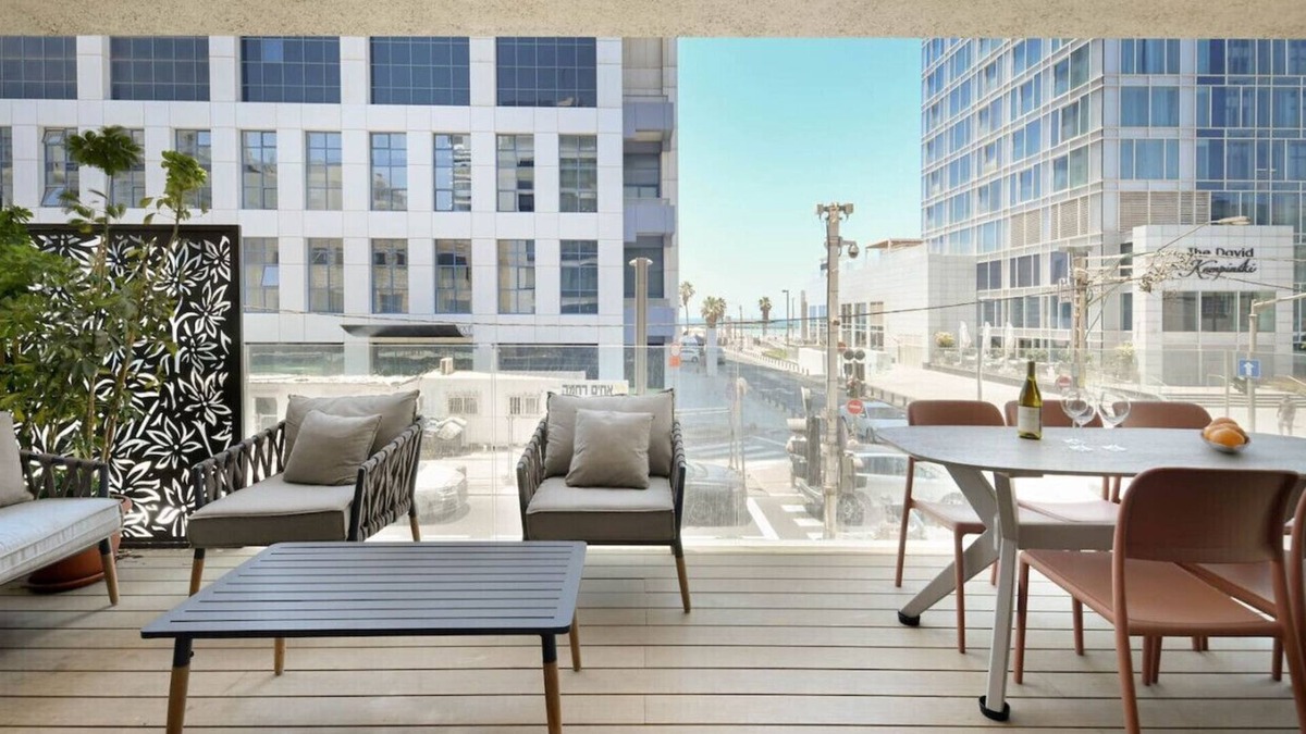 Tel Aviv Promenade Apartment | Luxury 3BR Apt w Sea View 5-min From the Beach by Sea N' Rent