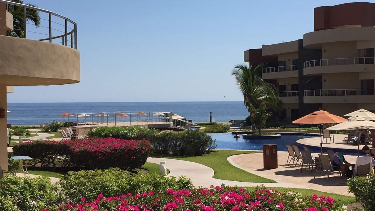 Isla Navidad Condo | LUXURY 3br BEACH FRONT VACATION PROPERTIES