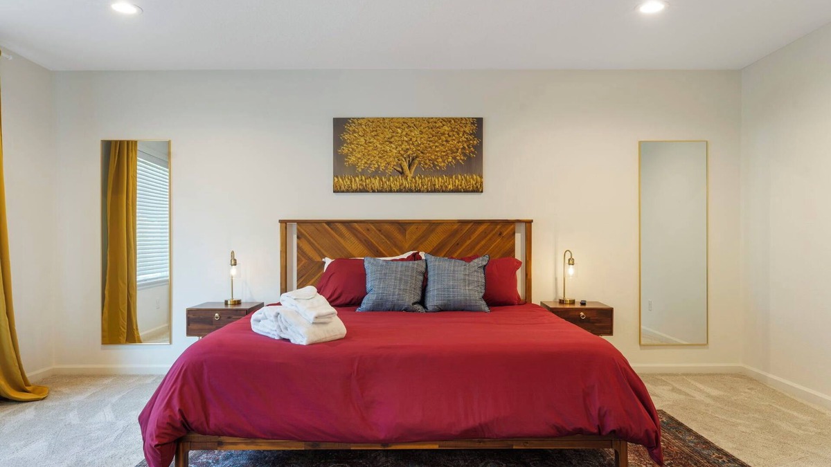 Hillsboro House | Luxury 3BR Home in the Heart of Hillsboro