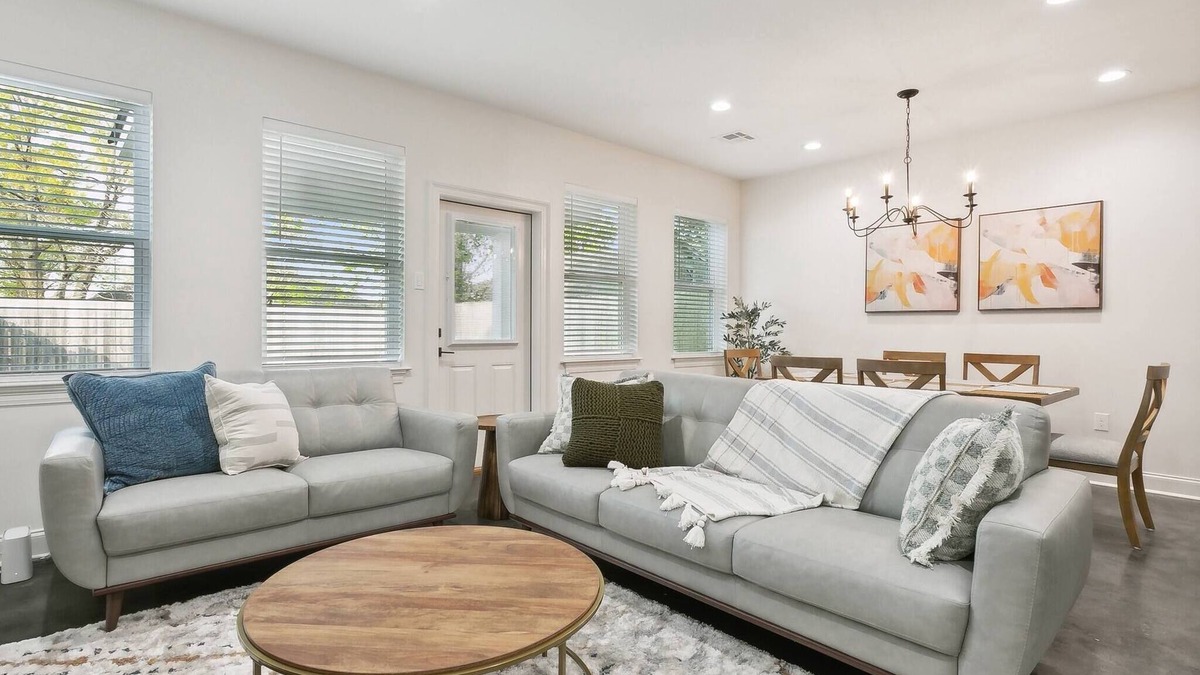 Braithwaite House | Luxury 3BR in Belle Chasse