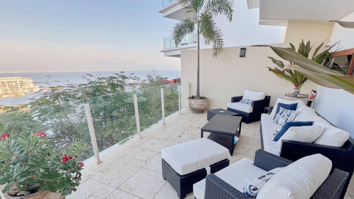 La Cruz de Huanacaxtle Condo | Luxury 3BR w Ocean Views & Private Beach Club