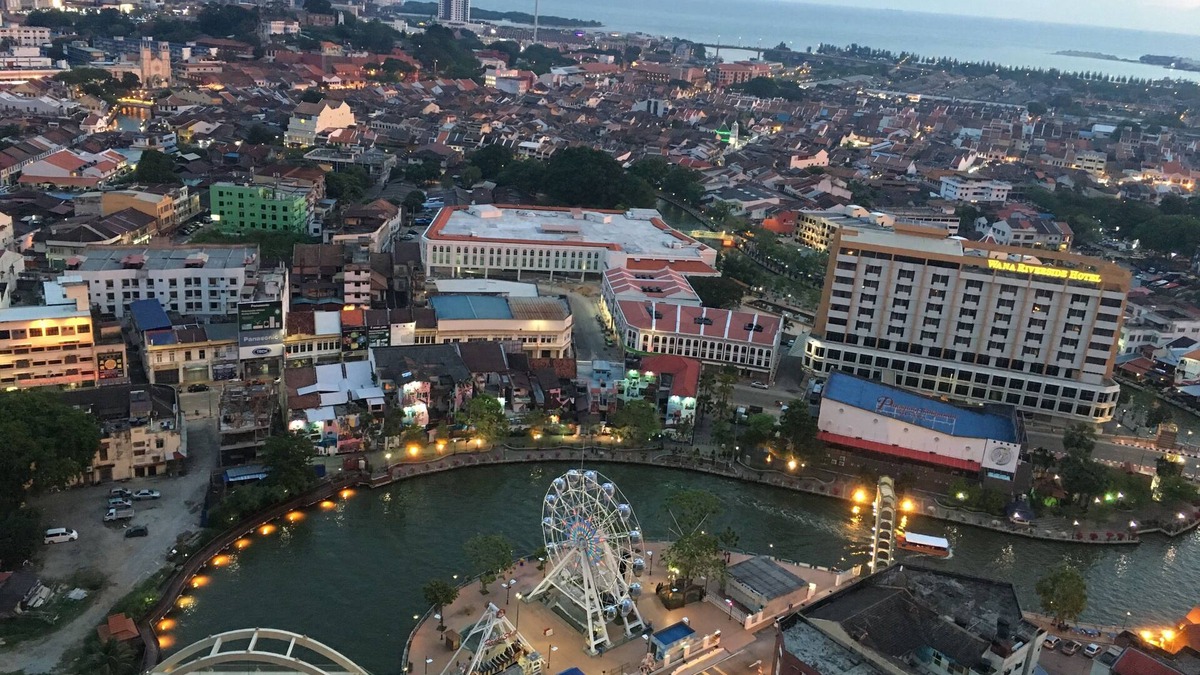 Bunga Paya Pantai Apartment | LUXURY 3BR Penthouse I The ShorenHotel & Residence I Seaview InPoolview 1 6-9Pax