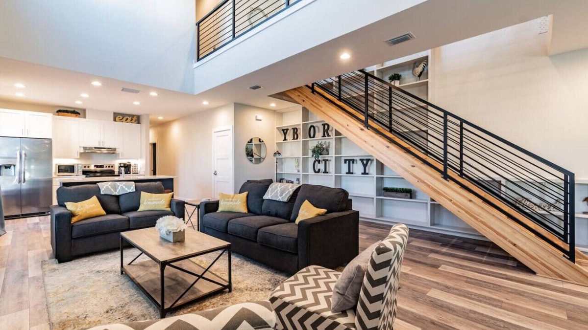East Ybor House | Luxury 3BR Ybor City Townhouse Near 7th