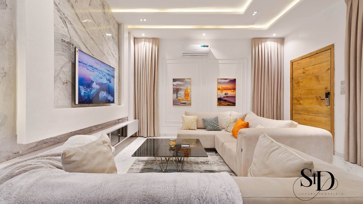 Ofin Villa | Luxury 4 Bed House with Swimming Pool + PS5 Game + Snoker+Table Tennis in Lekki