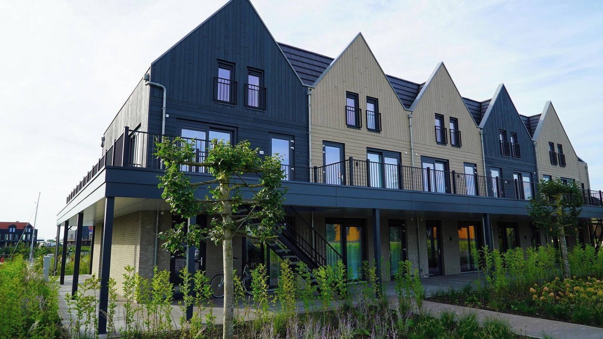 Windesheim House | Luxury 4-bedroom apartment with balcony