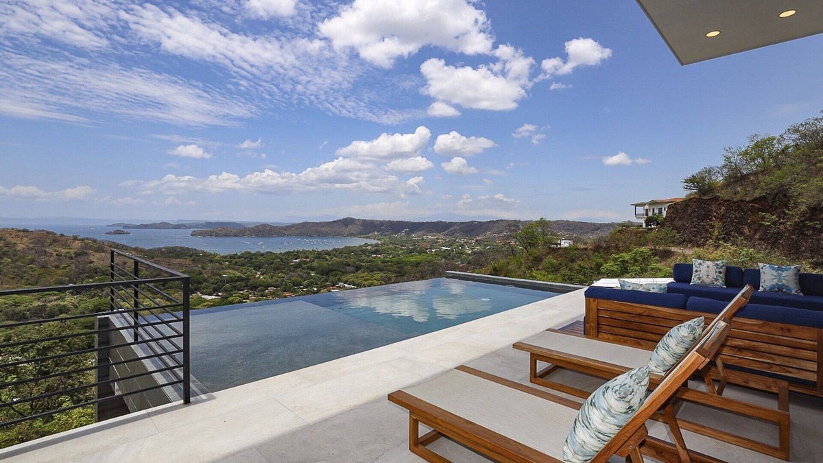 Coco House | Luxury 4 Bedroom Oceanview Villa w/breathtaking views : Gated Resort Community!