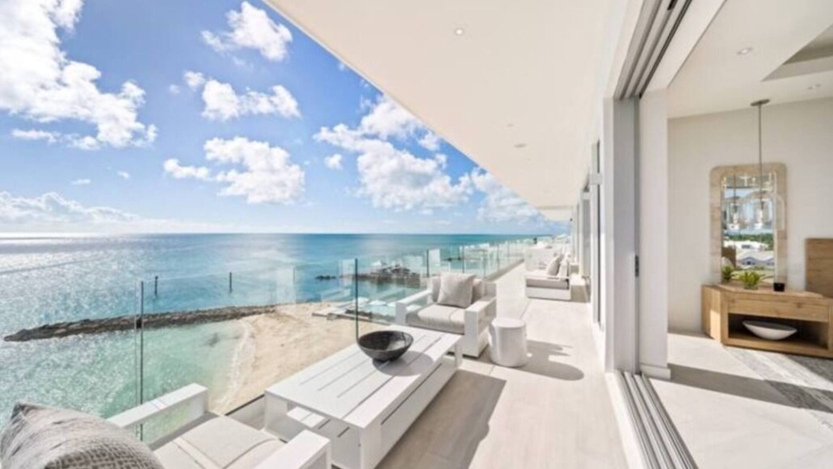 Palm Cay Condo | Luxury 4-bedroom Oceanfront Oasis
