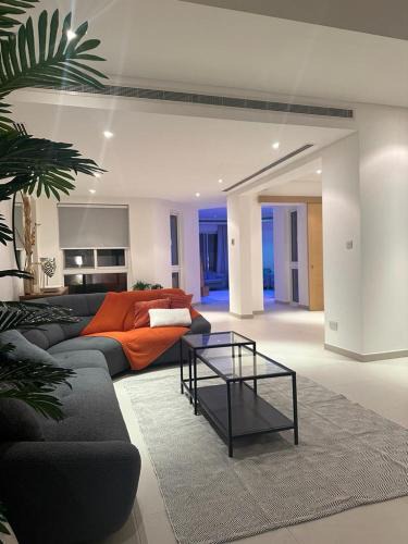Muscat Villa | LUXURY 4 Bedroom Private Pool Villa at THE WAVE