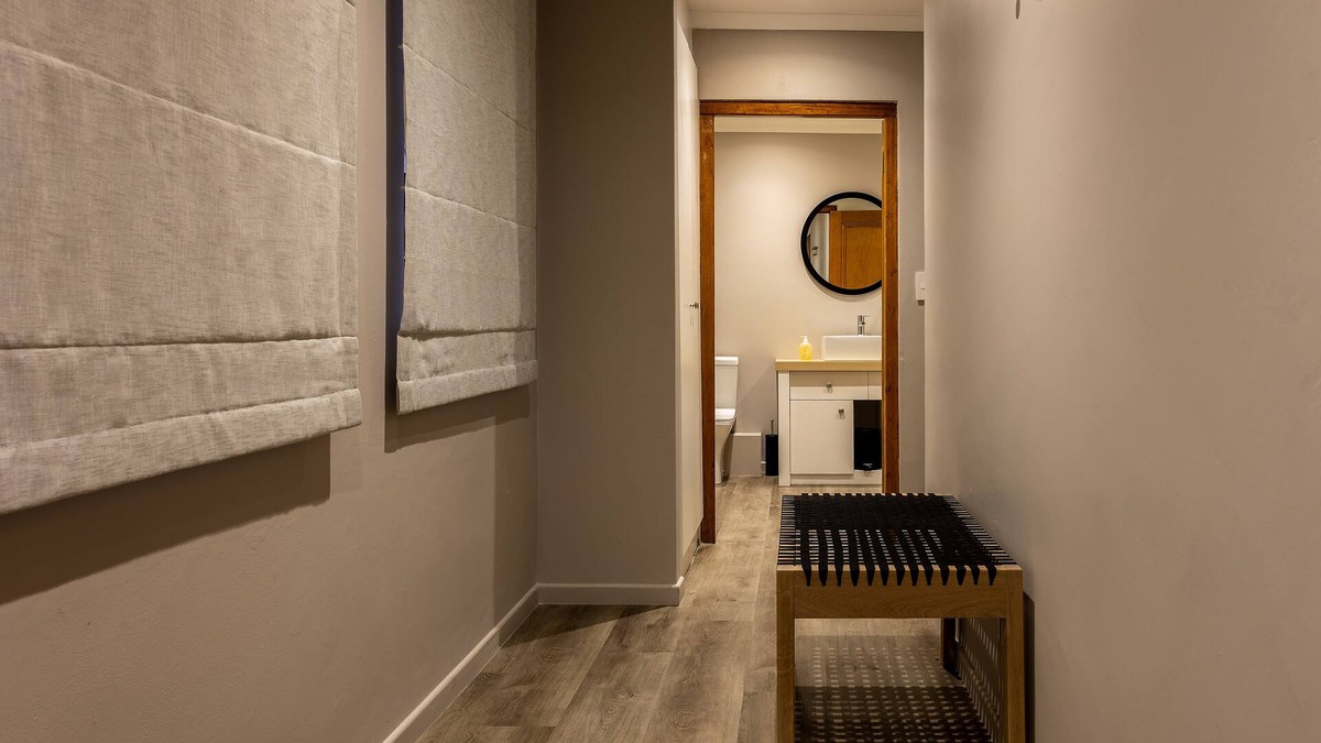 Stellenbosch Villa | Luxury 4 bedroom self catering Villa in central Stellenbosch with pool.