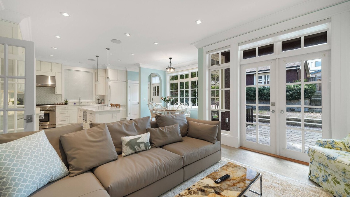 West Point Grey House | Luxury 4 beds Ocean-View house at Point Greg