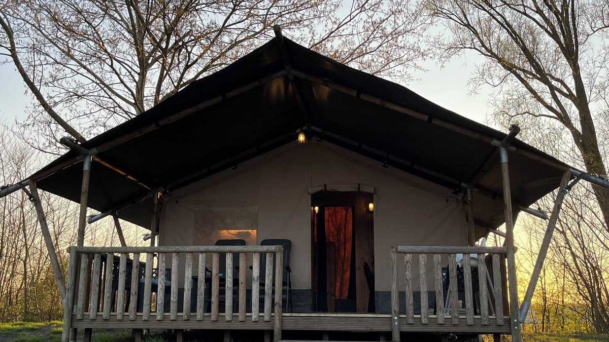 Hensbroek Cottage | Luxury 4-person safari tent on Landgoed de Leijen