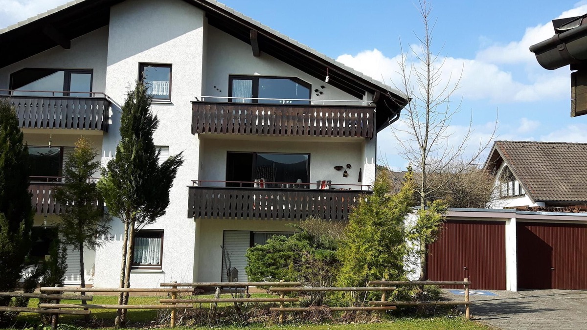 Zueschen Apartment | Luxury 4 to 6 people. apartment with garage located on the edge of quiet residential area