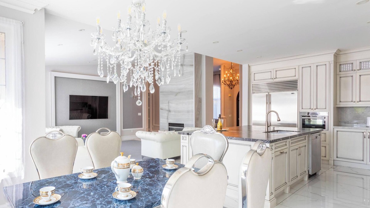 Vaughan House | Luxury 4000 sqft Vaughan Estate + Gazebo + Pool