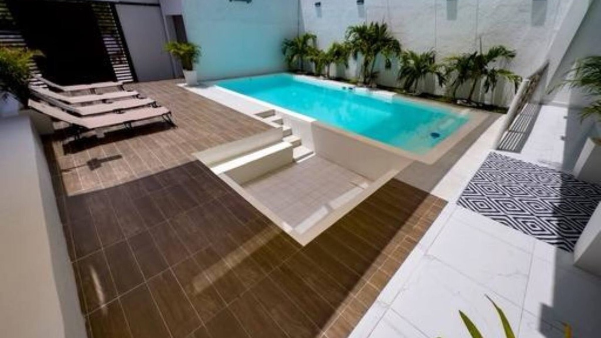 Chelem House | Luxury 4BR/9 Beds Home - 2 Blocks from the beach
