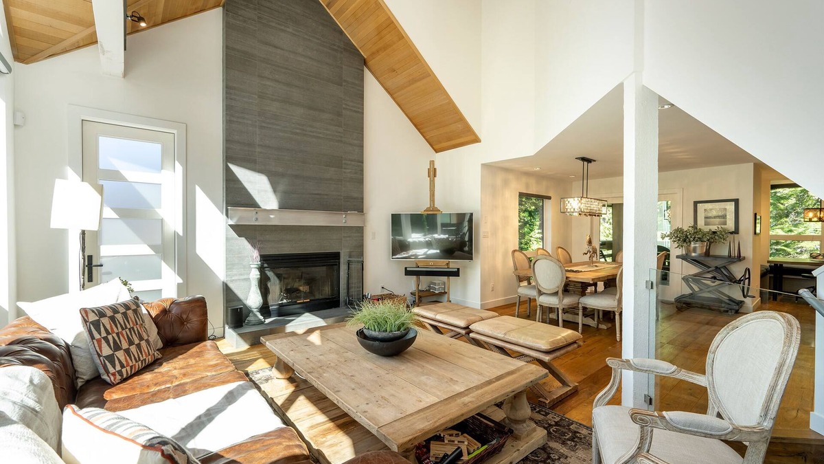 Blackcomb House | Luxury 4BR | Ski-In Access | Private Hot Tub | Managed By Aloha Whistler