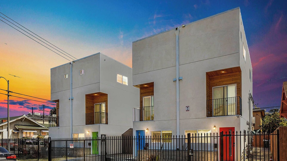 Westlake House | Luxury 4BR Townhome Stylish Space + Free Parking