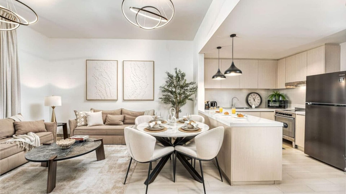 Abu Dhabi Apartment | Luxury 4BR, Yas Island by Ferrari World & Yas Mall