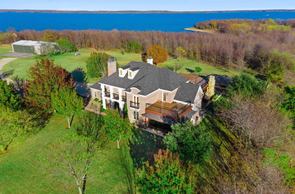 Sanger Villa | Luxury 5 Acre Private Estate on Lake Ray Roberts