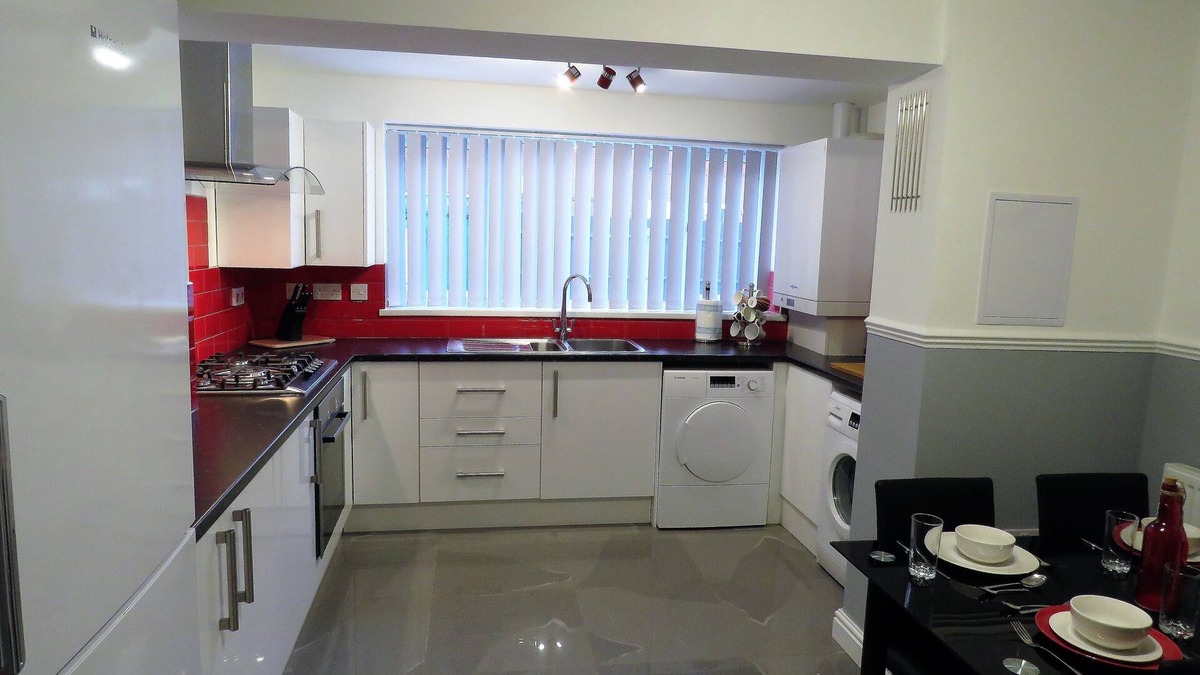 Little Hay House | Luxury 5 Bed/4 bath house nr Birmingham Airport/NEC/Resort World/Gentings