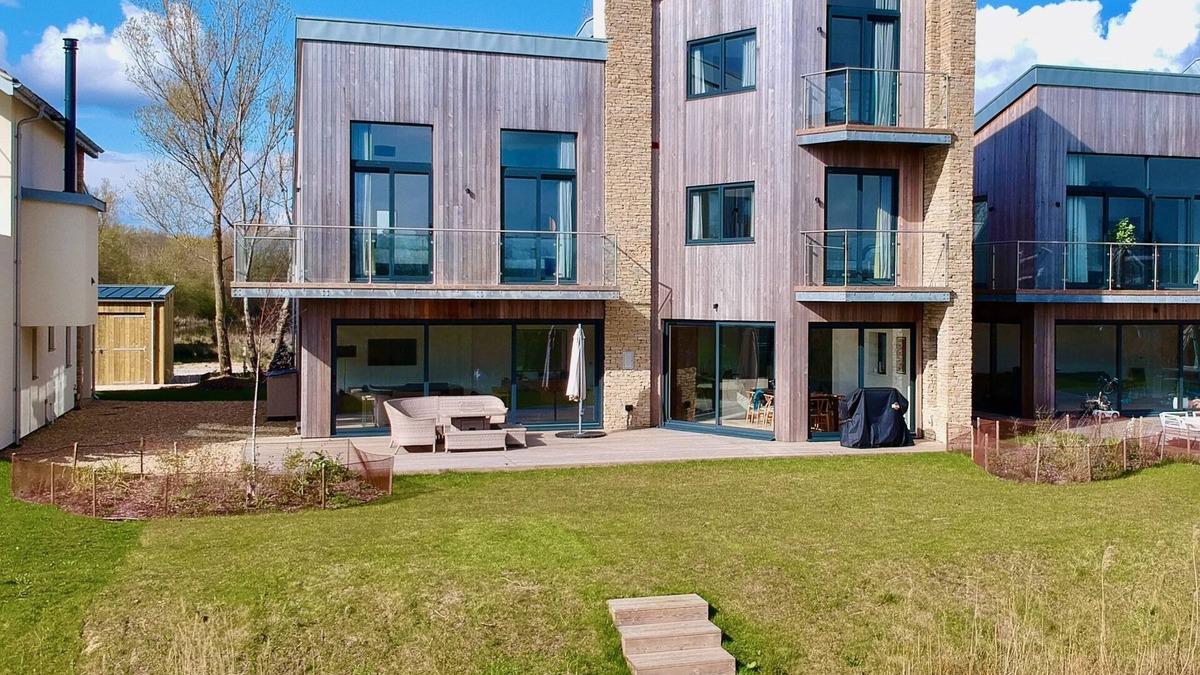 Cirencester House | Luxury 5 Bedroom Lake House with shared pool/spa at Lower Mill Estate