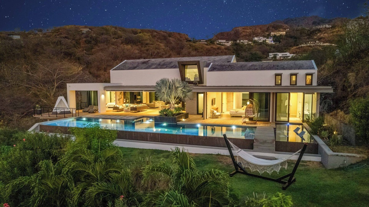 Brasilito Villa | Luxury 5-bed home with stunning views-Fully Staffed and minutes to the Best Beaches!