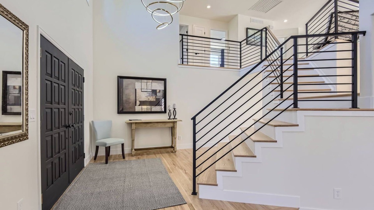 Highlands Ranch House | Luxury 5-bedroom House with numerous Outdoor Spaces & Private Office