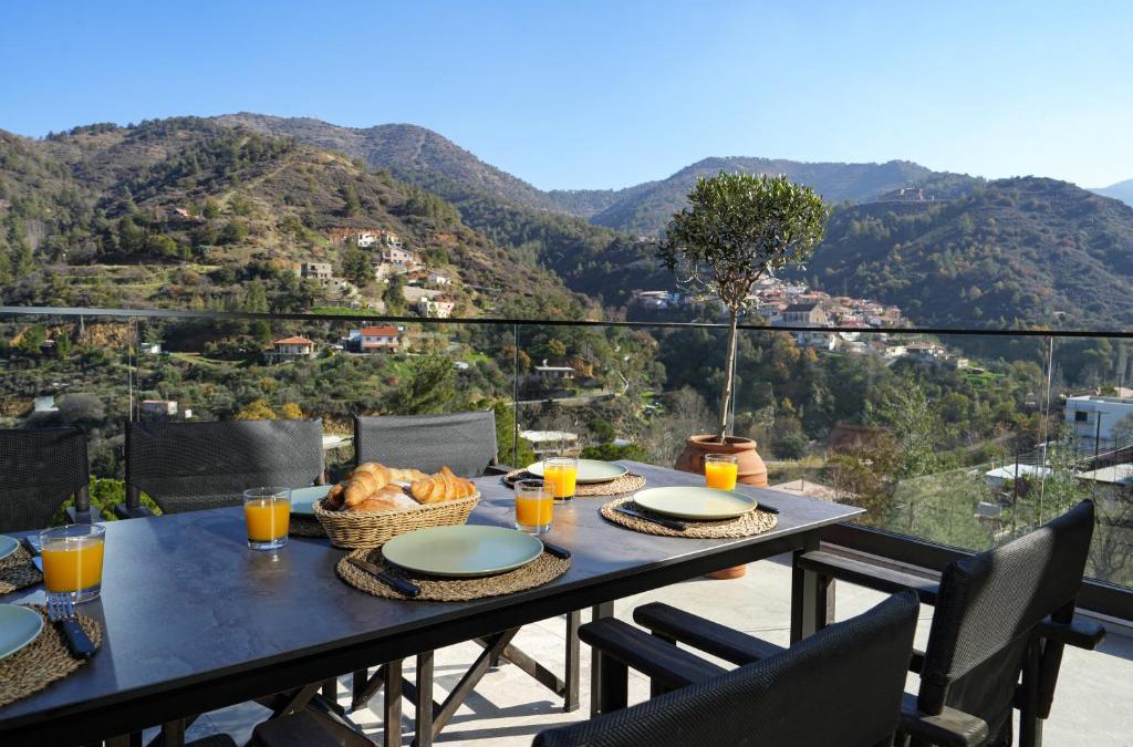 Kalopanayiotis House | Luxury 5-Bedroom Chalet Kalopanayiotis